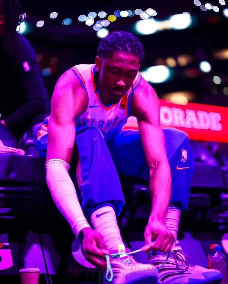 雷霆117-116逆转险胜灰熊 杰伦-威廉姆斯26+5+10 雷霆117-116逆转险胜灰熊 杰伦-威廉姆斯26+5+10